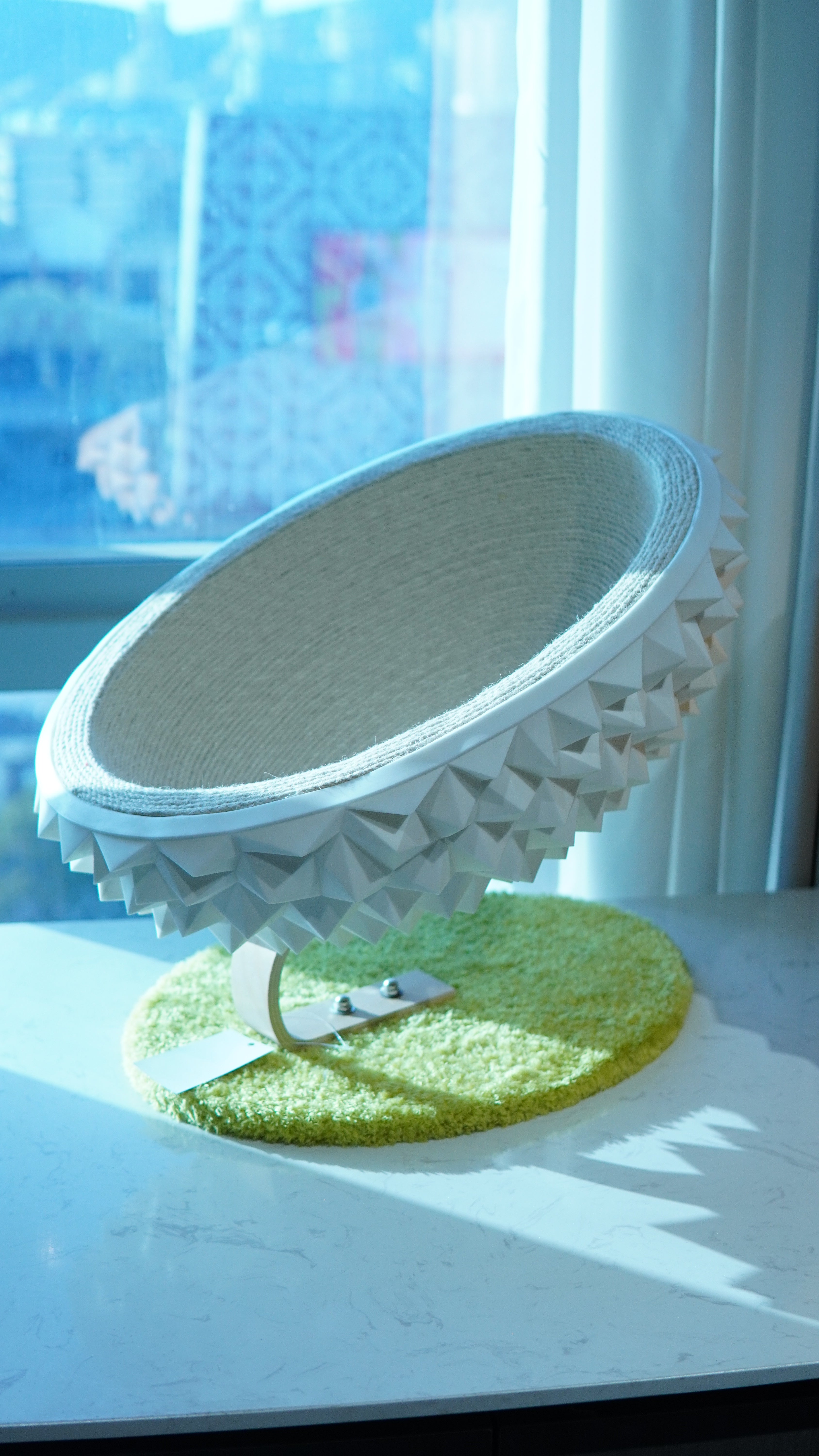 Durian Cat Scratcher White - side view