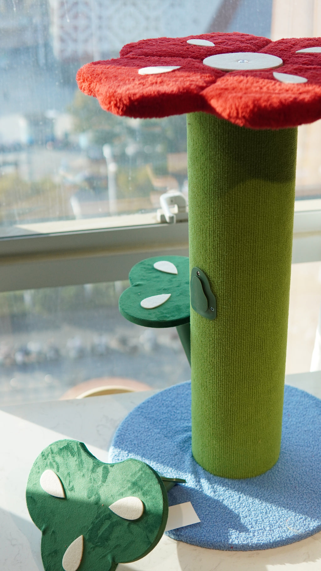 Piranha Plant Cat Scratcher