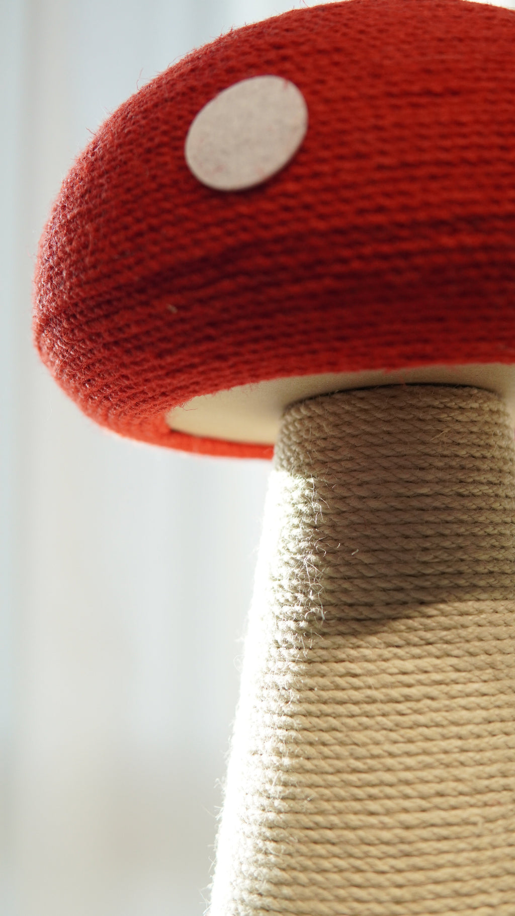 Mushroom Magic Cat Scratcher - cap close-up