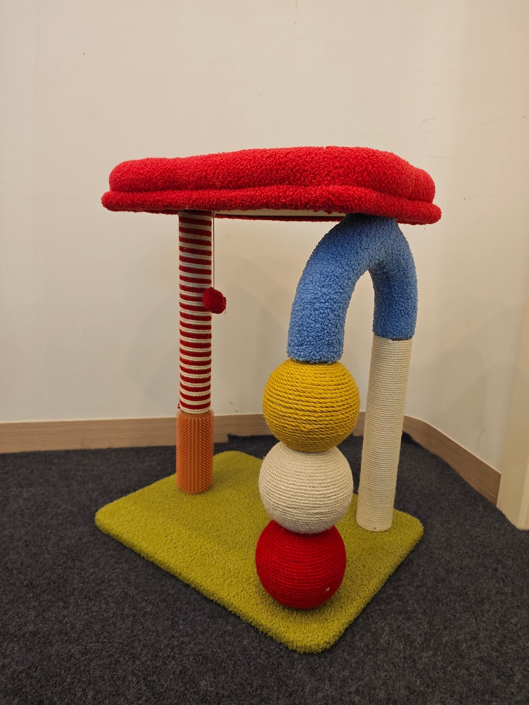 Bauhaus Cat Scratching Tower